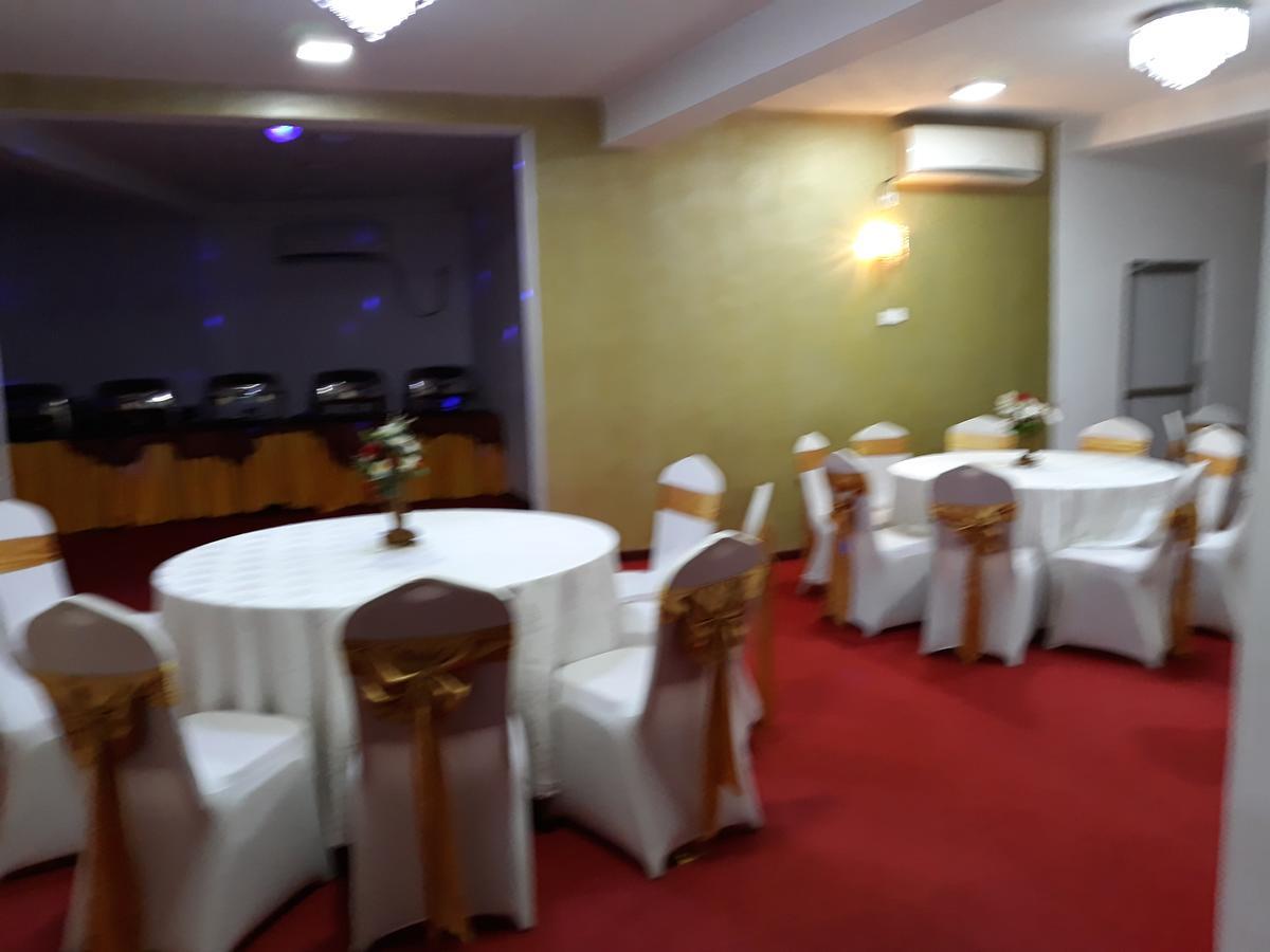 The Kingston Hotel Кирибатгода Экстерьер фото