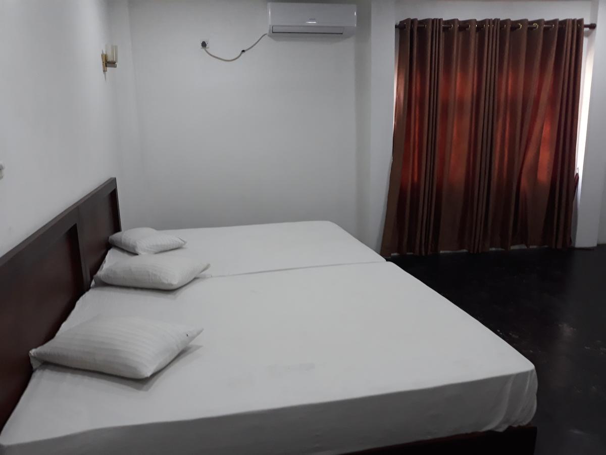 The Kingston Hotel Кирибатгода Экстерьер фото